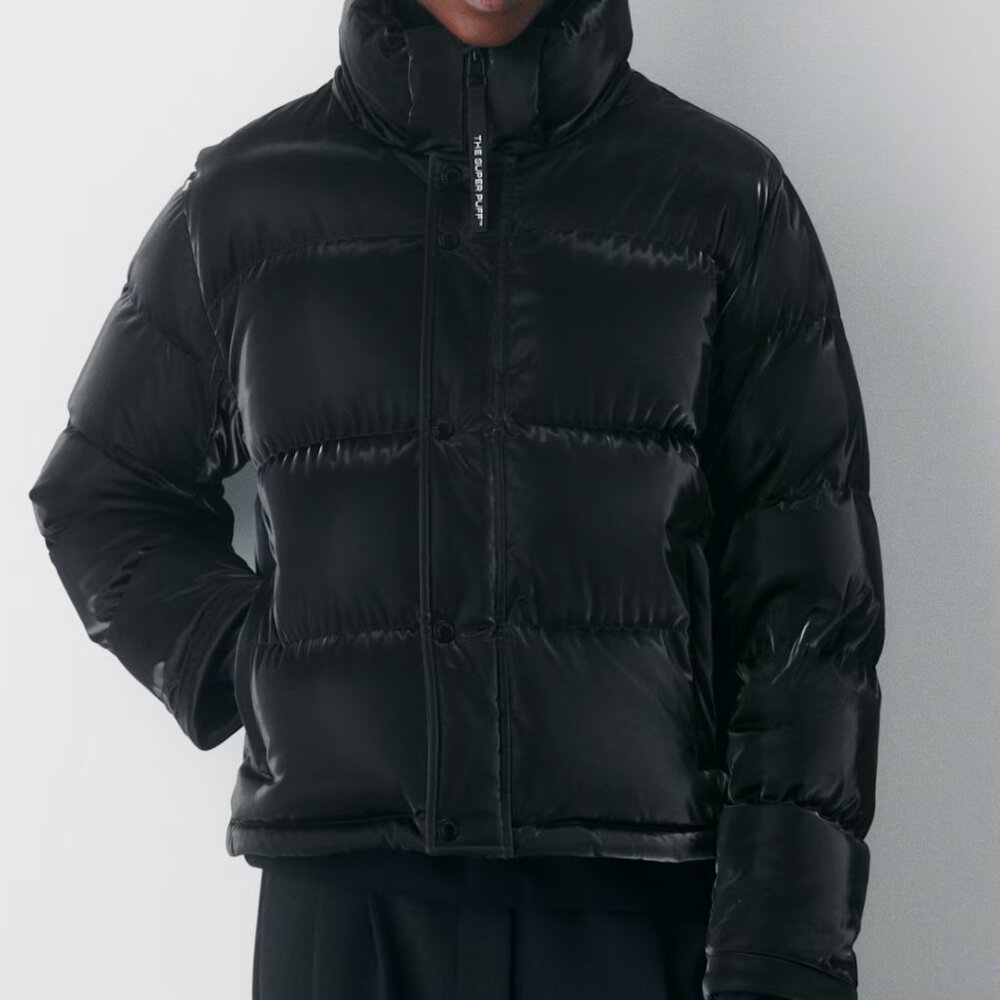 The Super Puff Shorty- Liquid Shine Cropped Puffer Jacket LARGE NWT aritzia